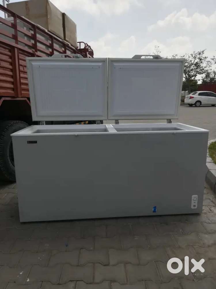 Double door freezer