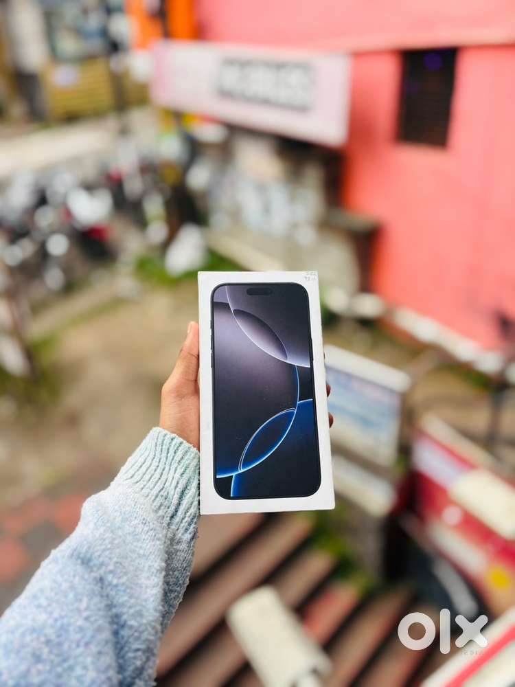 iphone 16 pro max 256 GB ( SEALED ) Black Titanium