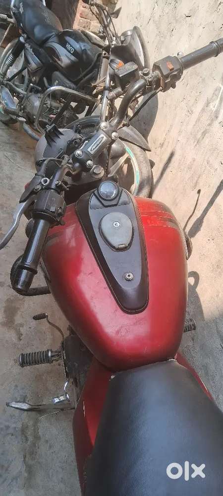 Bajaj avenger 180 km 40000
