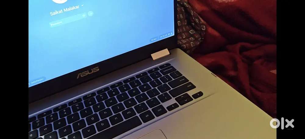 Asus chrome book laptop