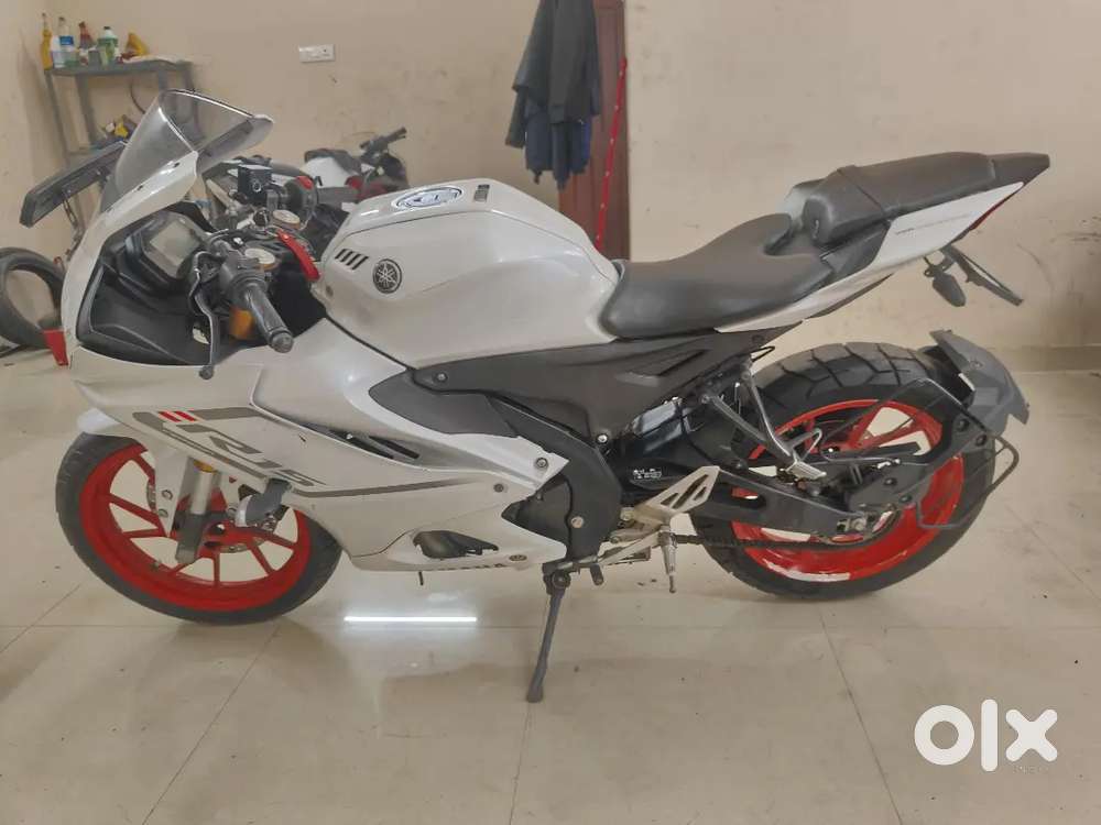 YAMAHA R15 V4 WHITE(PAY 15K REMAINING EMI OPTIONS)