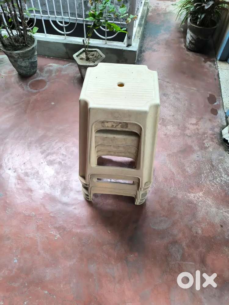 Plastic supreme stools