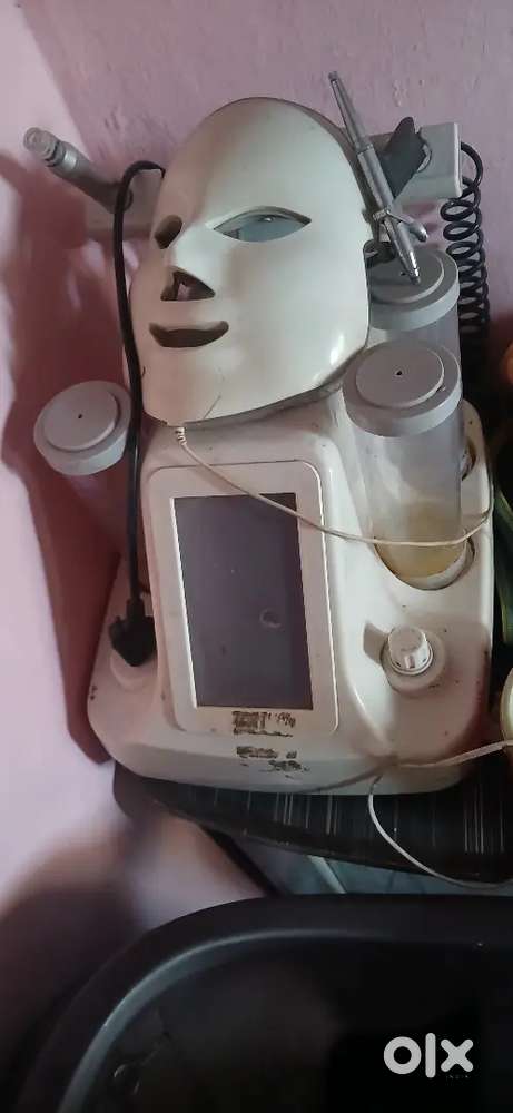 Hydra facial machine