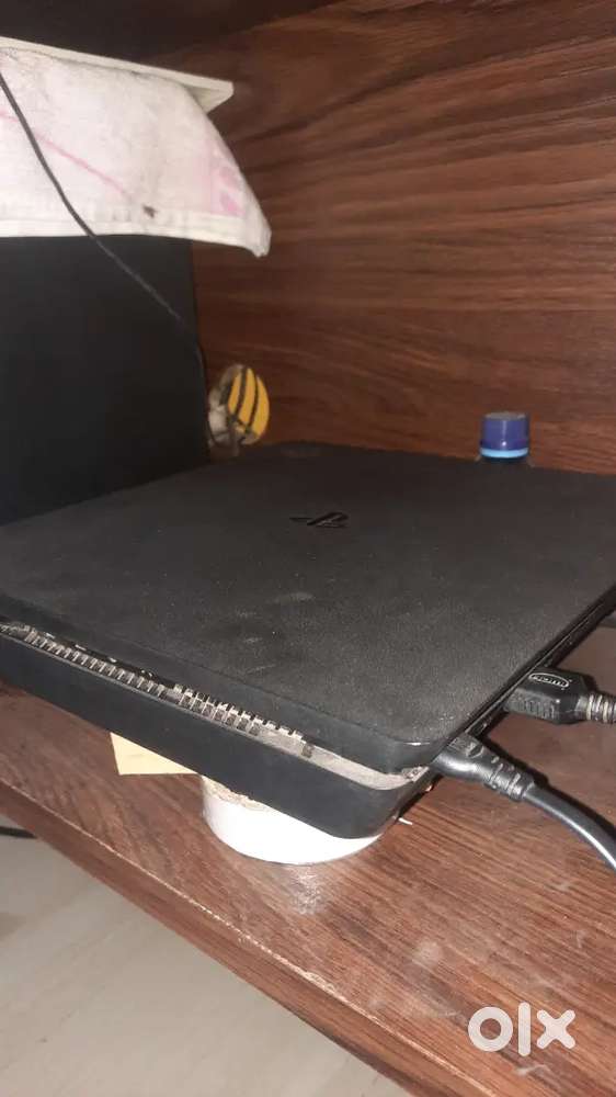 PS4 slim 1tb with hdmi and controller