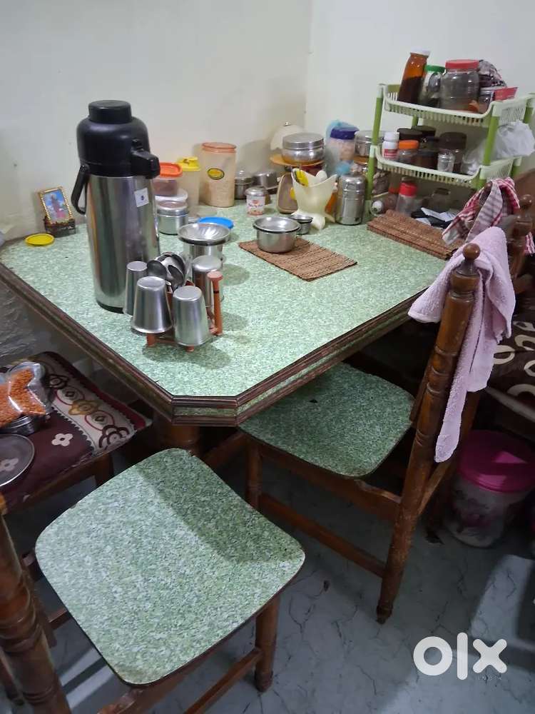 Dining table 4 chair with top wooden