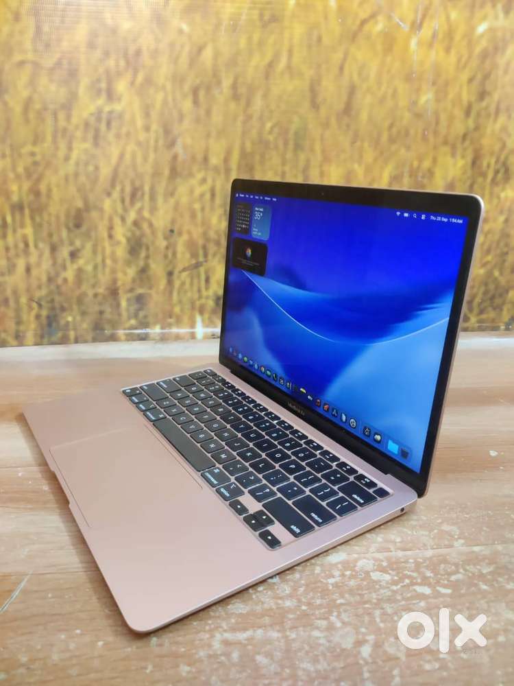 M1 Chip Processor  8GB Ram   256GB SSD Wifi, Camera  Finger Print