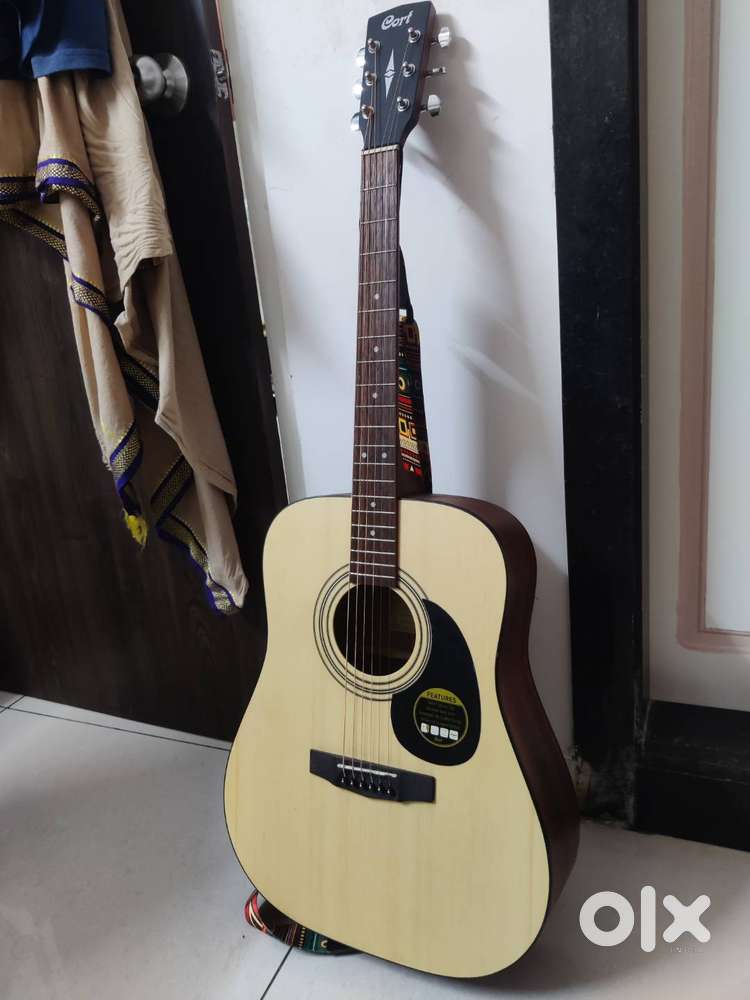 CORT AD810 Dreadnougt Guitar