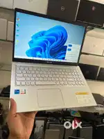 Asus i5 11th Gen Laptop 16/512 with iris xe Graphics / 15.6