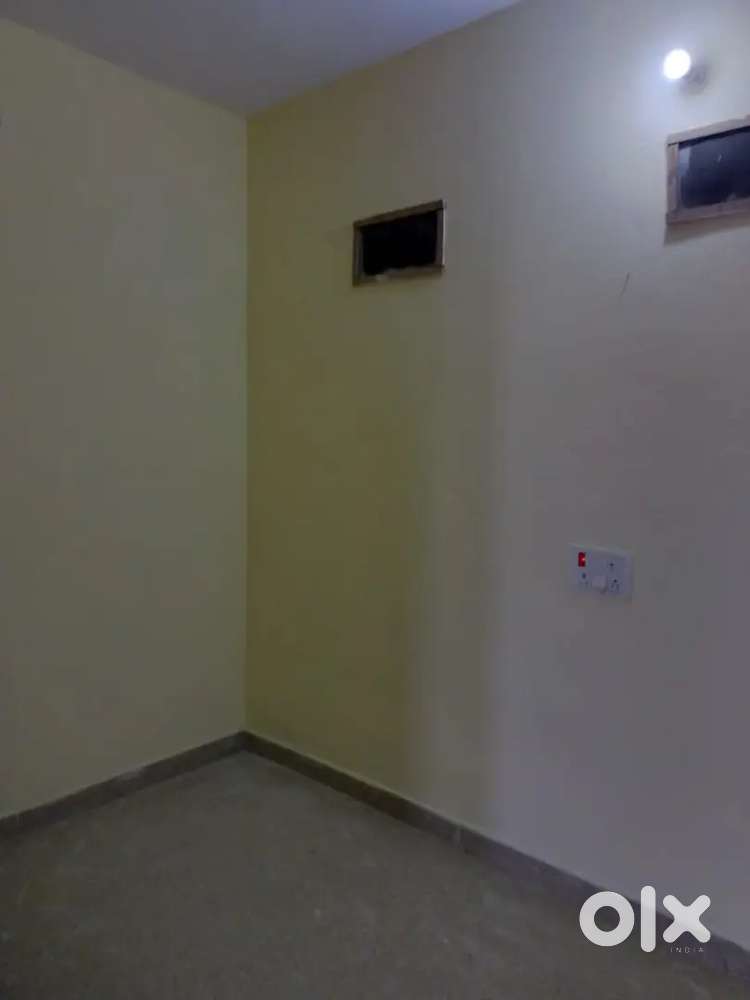 2BHK FULLY FURNISHED.FAMILY AND BACHELORS ALLOWED