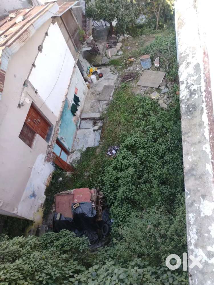 Plot for sale onroadPauri Devprayag road neareducationofficeNEGOTIABLE