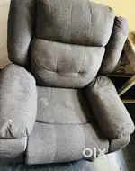 Recliner single sofa very less price