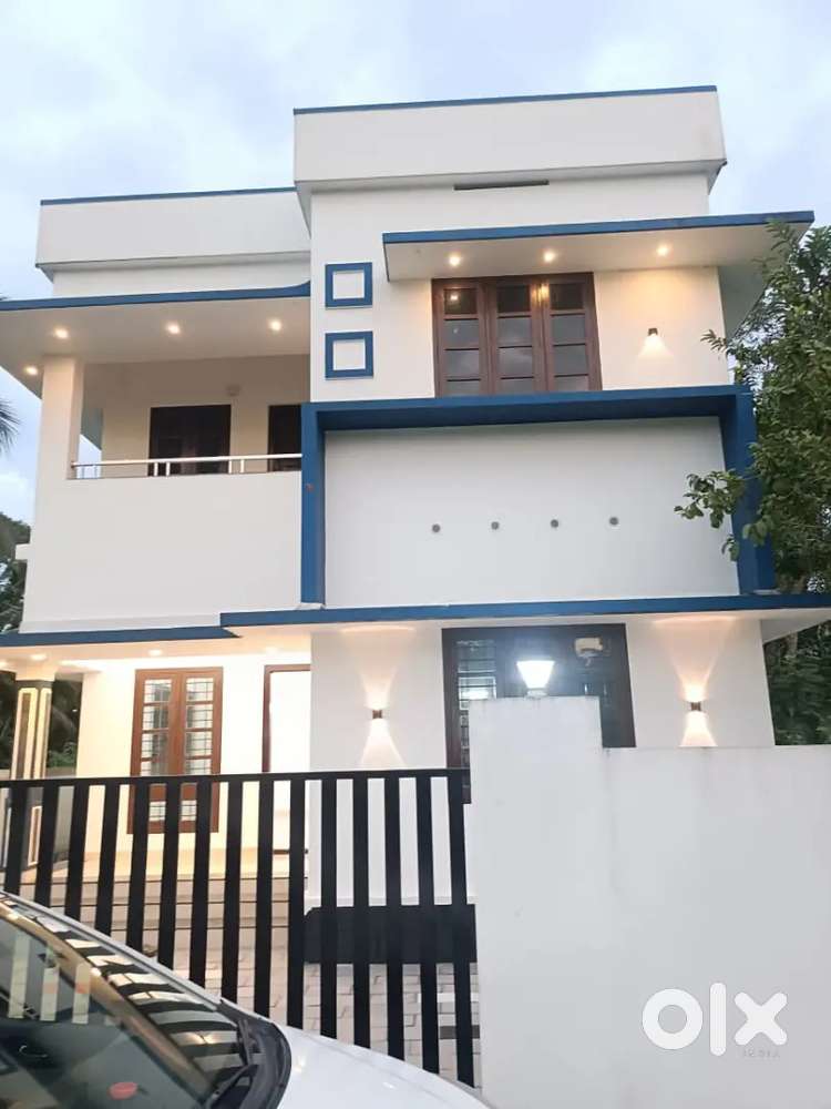 വൈക്കം വലിയ കവലയിൽ പുതിയ 3 ബെഡ്‌റൂം വീട് ലോൺ സൗകര്യത്തോടെ വില്പനക്ക്