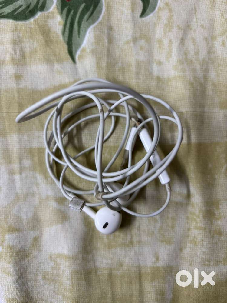 Apple Lightning Wired Headphone