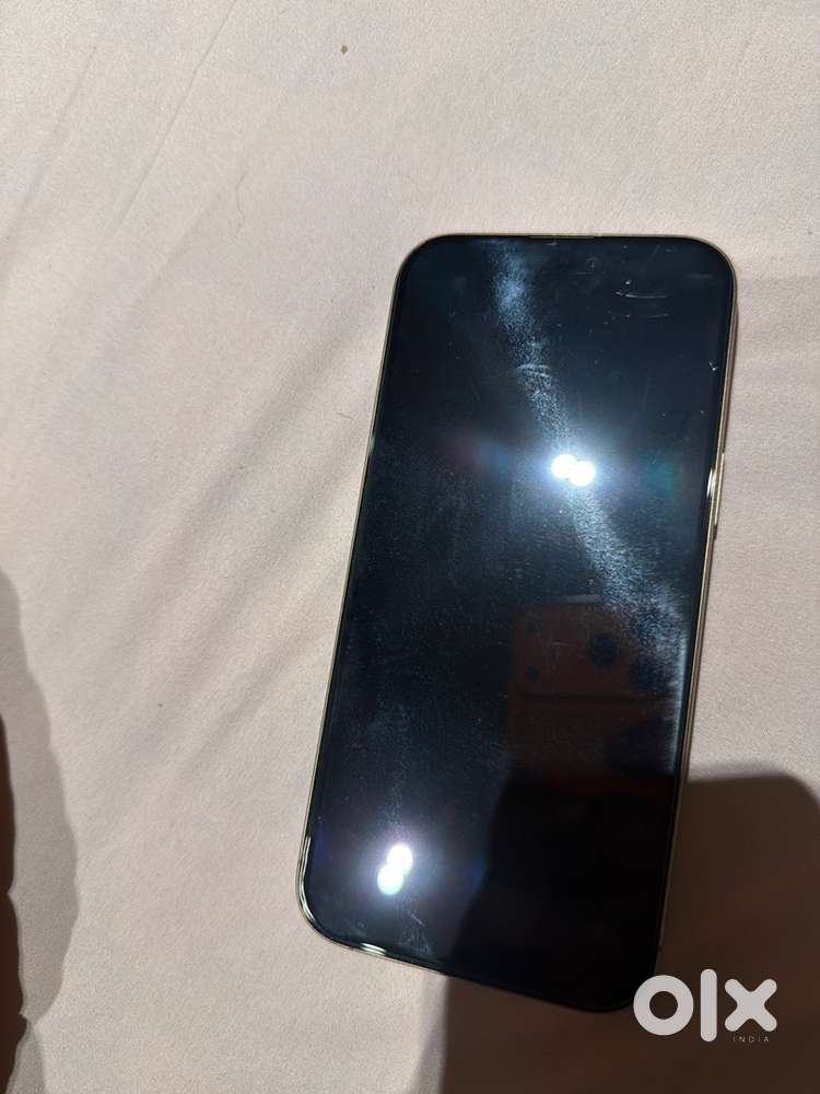 Iphone 16 pro max 256gb only 9 months old under waranty with box