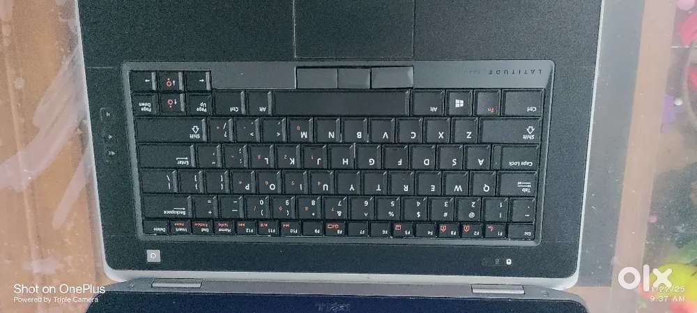 Dell i7 3rd gen.256 SSD .8 gb ram new keyboard good condition