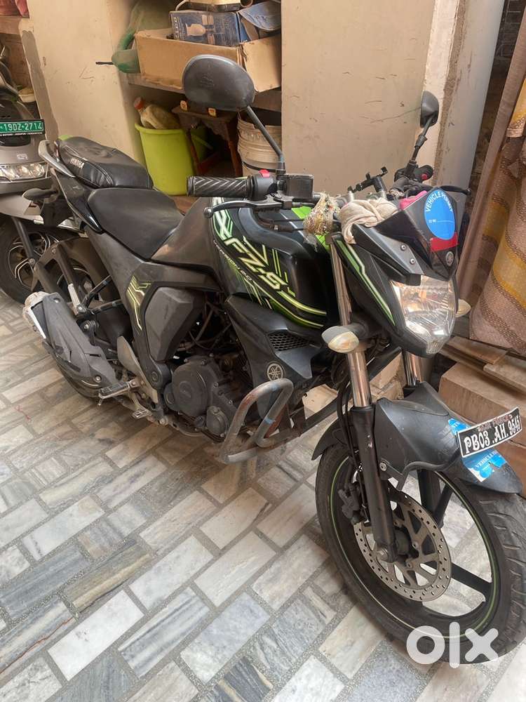 Excellent condition yamaha fzs version 2.0