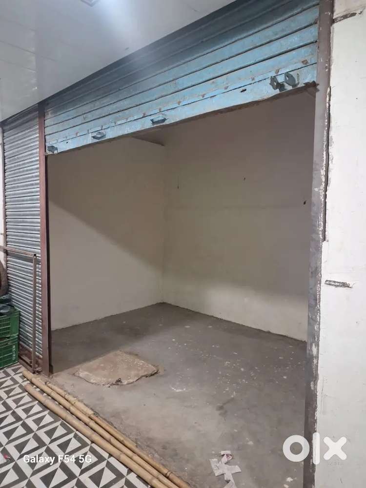 Shop for Rent – Spacious Commercial Space in Prime Location