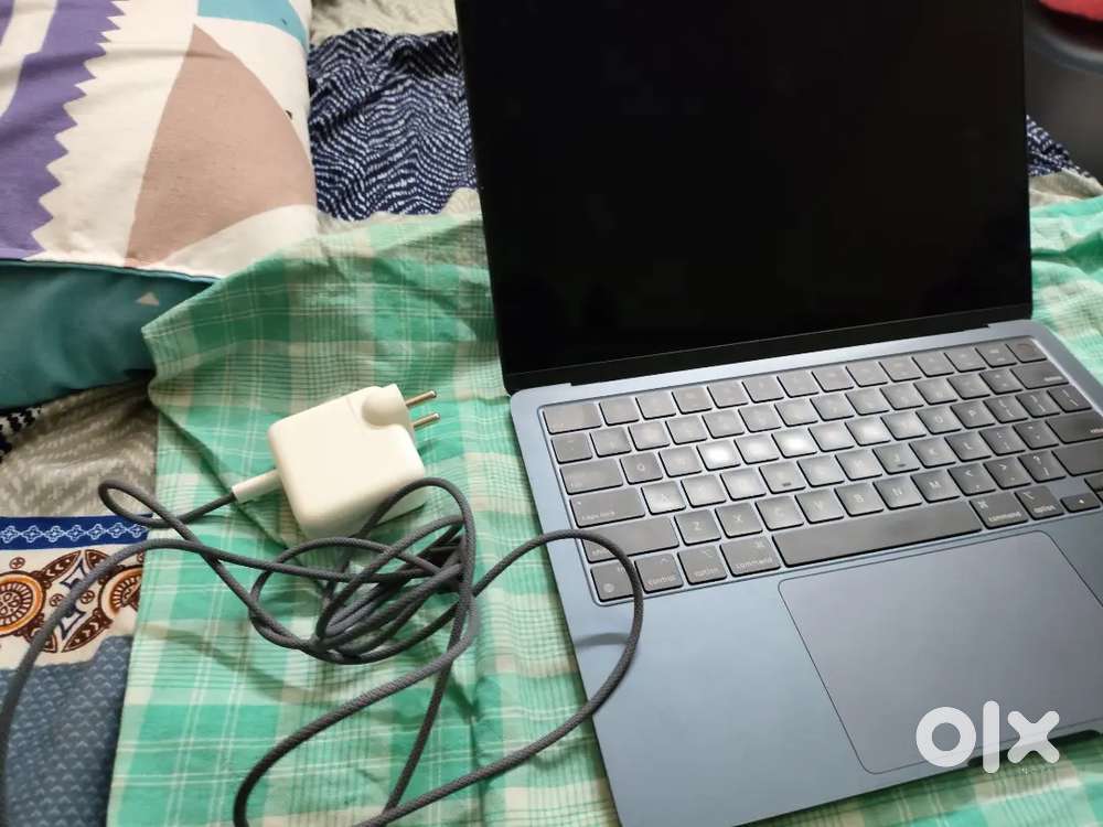 Mac book Air 13 2K24 model