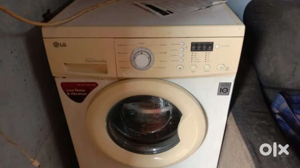 FRONT LOADING L.G. 6 KG WASHING MACHINE TOP IN CONDITION IN W.MAMBALAM