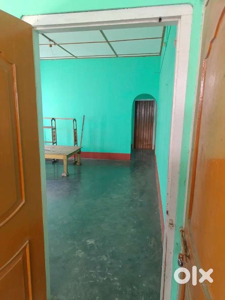 Independent 3room with kitchen and attached bathroom