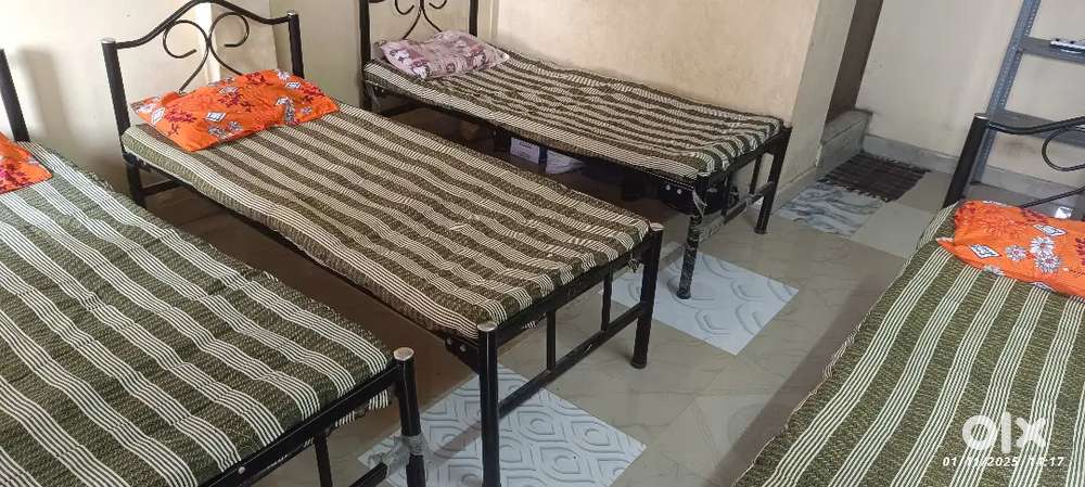 Boys PG Hostel in ekkatuthankal