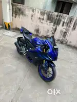 Yamaha r15v4 racing blue