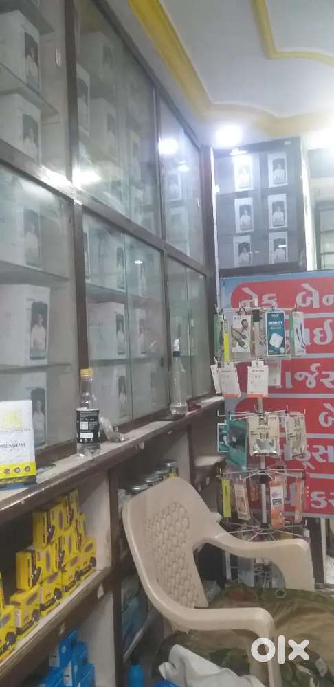 Mobile shop available bhade charger handsfree