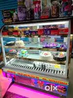 Display fridge size ( 4 fit)