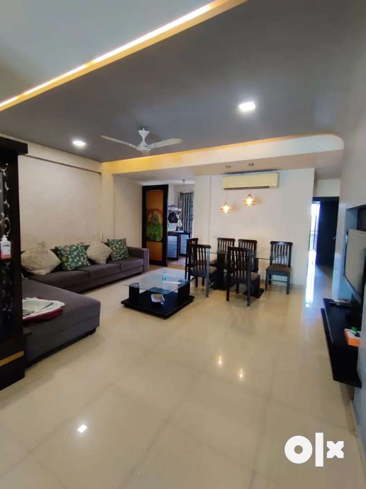 3 bhk luxurious fully furnished pent house available on rent