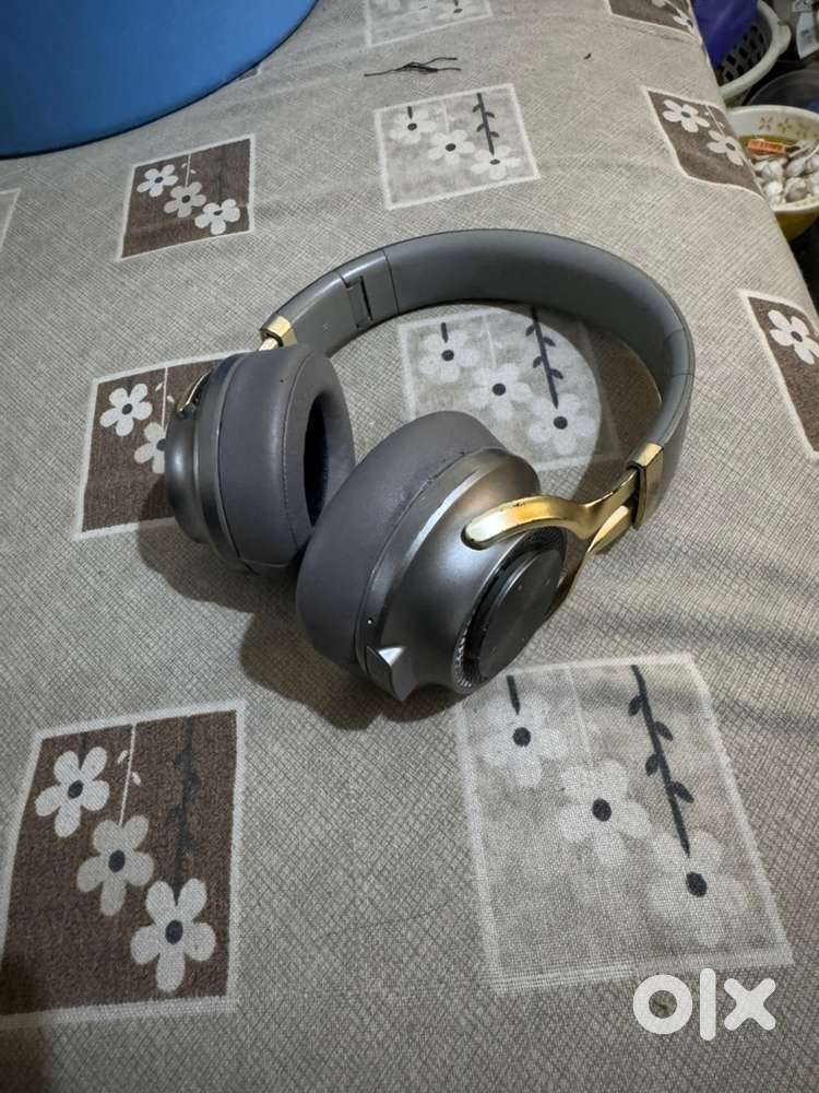 Headphones hammer