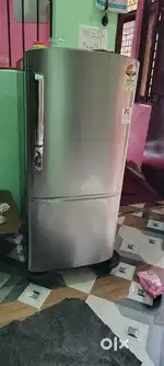 SAMSUNG Fridge 184 LITERS in Excellent condition