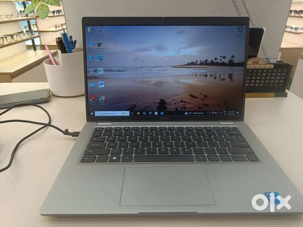 Dell 11 gen i5 1145G7 2.60 ghz 8gb ram 256 gb inbuild