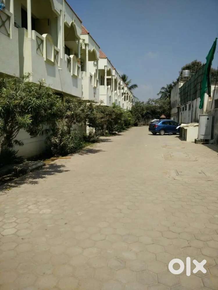 Andra pg for girls near dlf porur