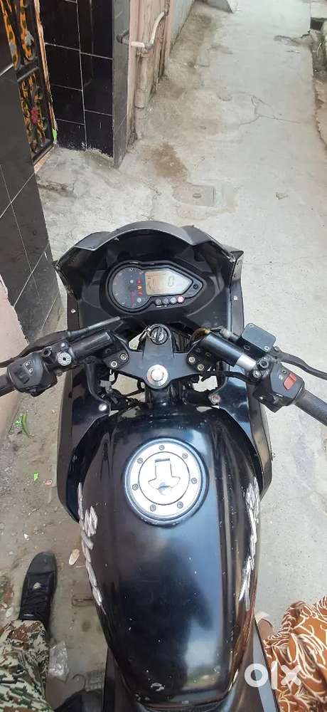 Bajaj / pulsar 220F two keys