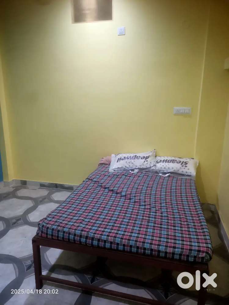 Single room available for rent with bed fan light pop modern  bathroom