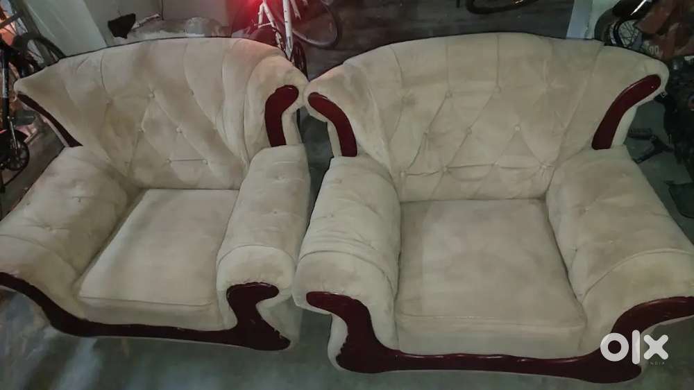 Premium damro Sofa