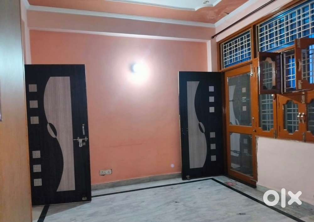 1 room with washroom in 2bhk Available for couple and bachelor