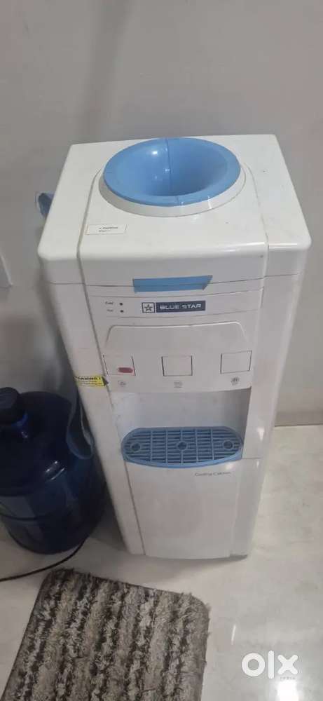 Cold and hot water dispenser