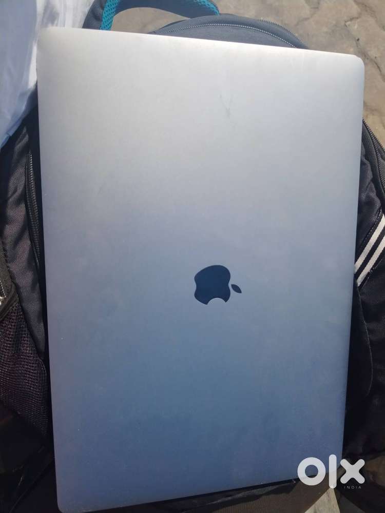 Mackbook Pro Laptops