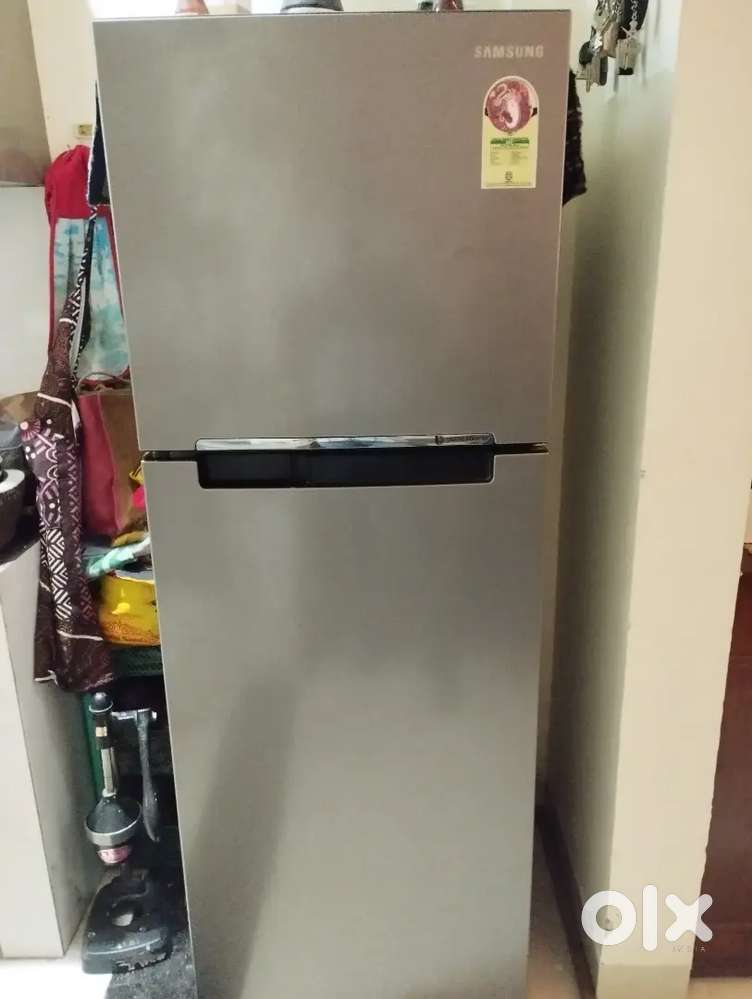 Samsung Refrigerator 1 year old 263 ltr