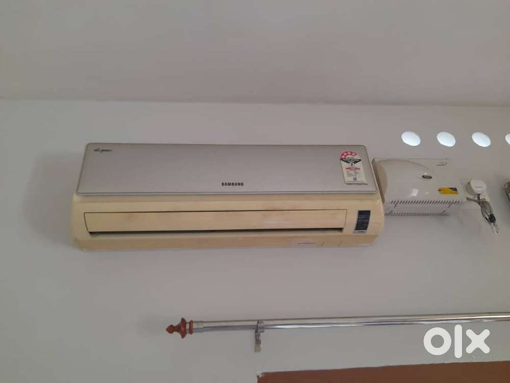 SAMSUNG 4 STAR AIR CONDITIONER