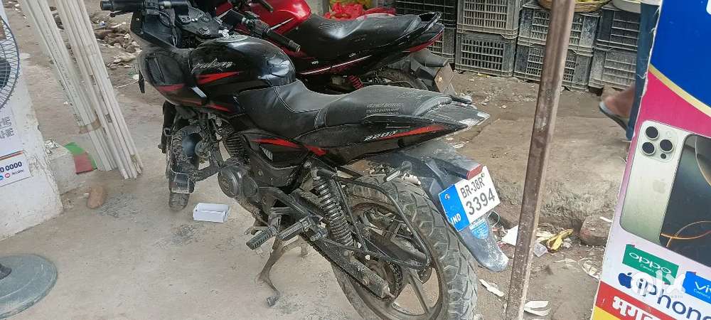 Pulsar 220