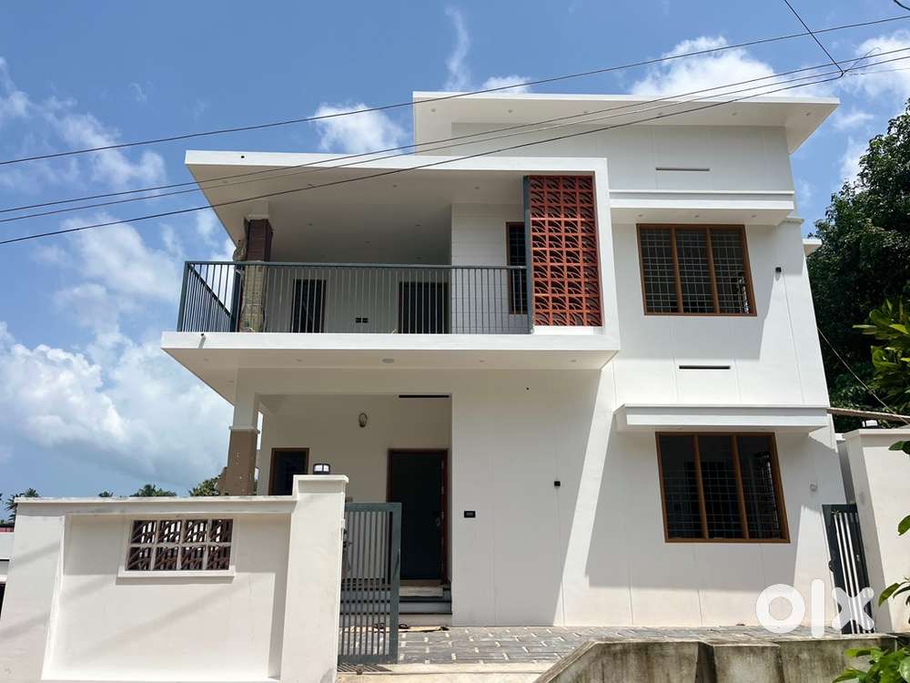 Ready to move Look House Njandoorkonam