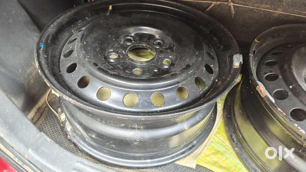 Scorpio n original tyre rim  brand new condition