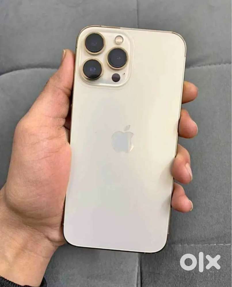 Grab iPhone 13 pro in new condition in your budget with all accessorie