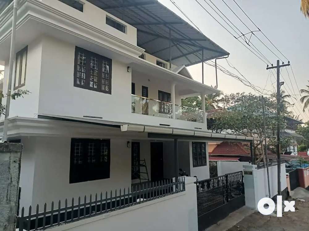 5 Cent 1680sq house for resale in kolazhy. Thrissur @ 48 lakhs