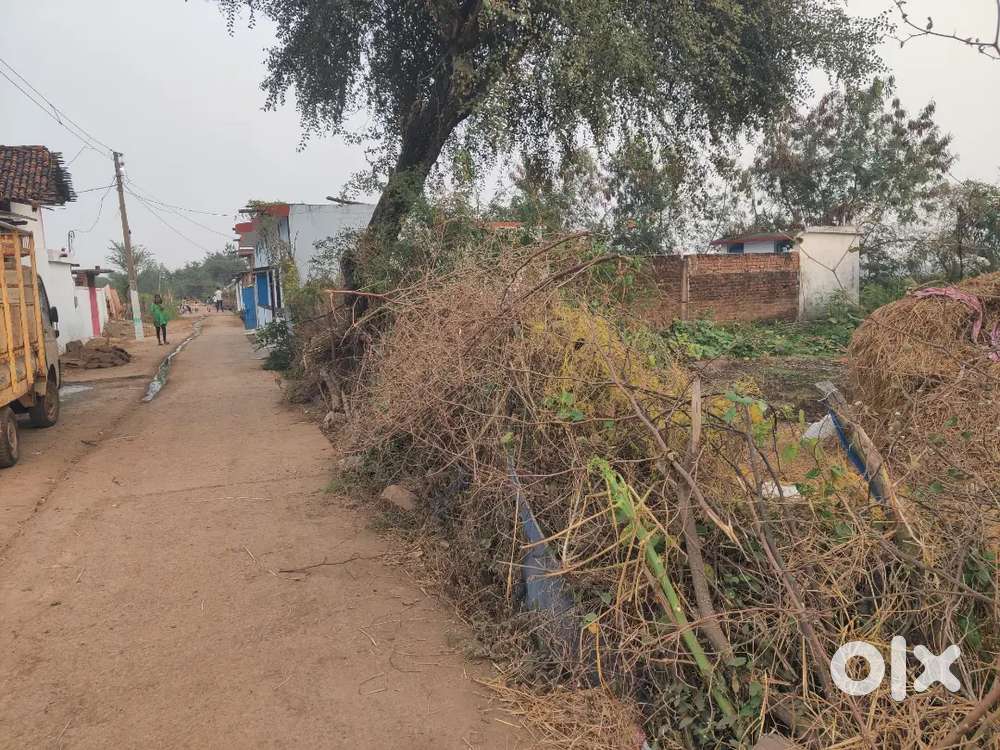 7 dismil Pakki sadak se lga plot (kothar)