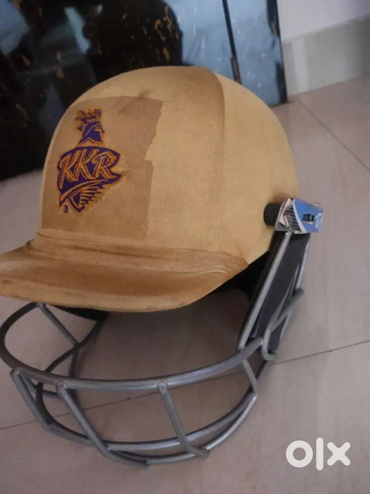 KKR USED HELMET