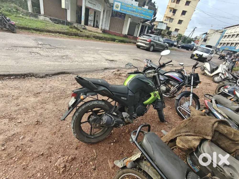 Yamaha fzs for sell good condition new parts ,new battery, new breaks