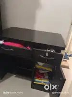Office table and chair on sale